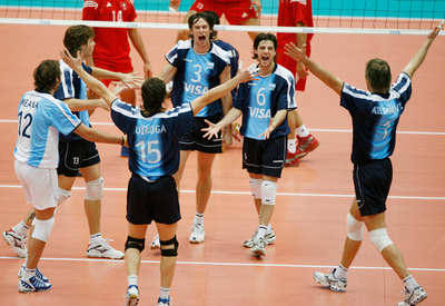 アルゼンチン チュニジアを降して大会初白星