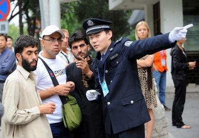 仏人女性観光客がナイフで切られ軽傷、北京