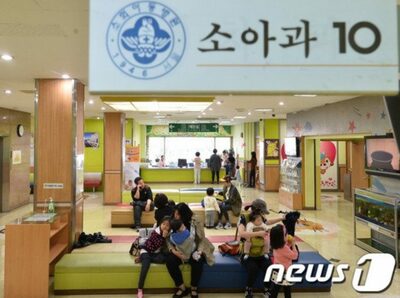 「5歳女児にTシャツ上げさせ聴診した医者」に激怒…韓国の母親はクレーマーなのか