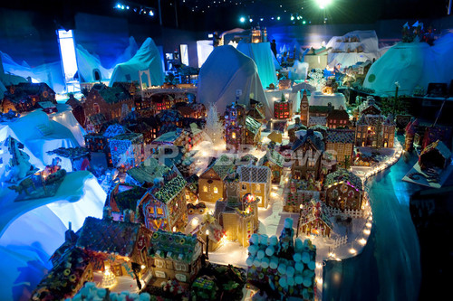 クリスマス恒例 お菓子でできたミニチュアの街 ノルウェー 写真3枚 ファッション ニュースならmode Press Powered By Afpbb News