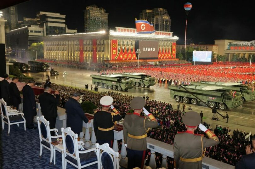 10月10日、北朝鮮・平壌で開かれた朝鮮労働党創建80周年記念閲兵式＝労働新聞(c)KOREA WAVE