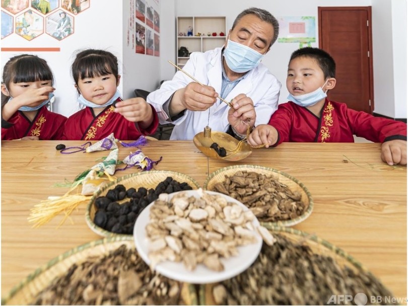 草の根レベルで広がる中国医薬 新型コロナ抑制でも貢献