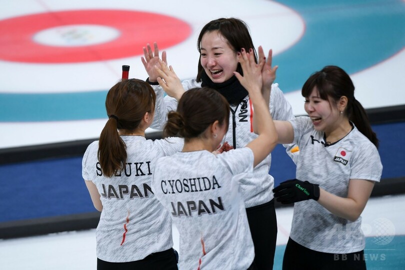 日本がカーリング女子で銅メダル、英国との接戦制す