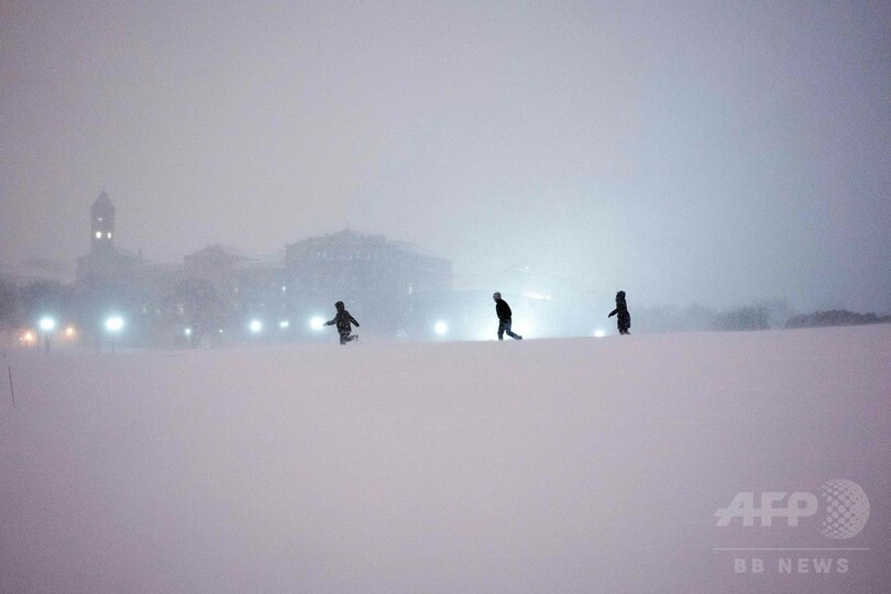 米東部の歴史的暴風雪、死者25人に 首都ワシントンで影響続く