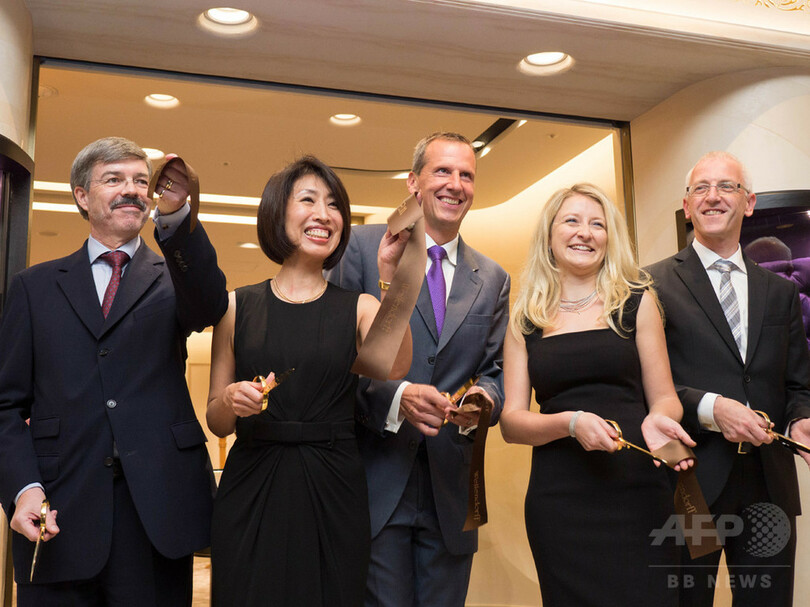 ドイツ駐日大使がテープカット、「ウェレンドルフ」日本初ブティックオープン