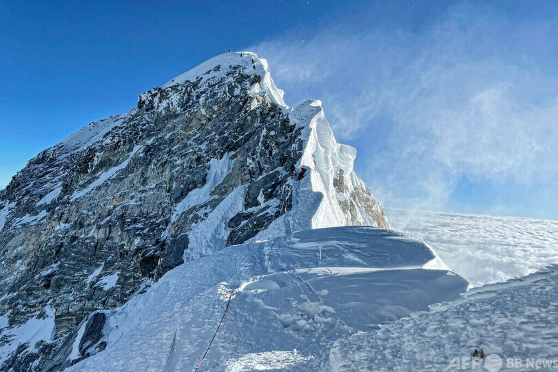 エベレスト登頂、女性の最速記録更新 ネパール人登山家