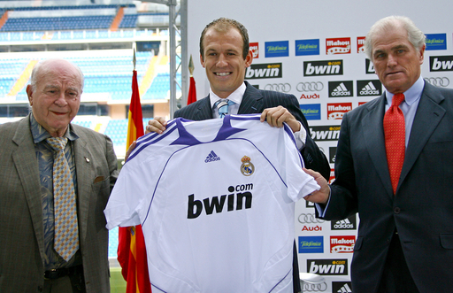 レアル・マドリード ロッベンとエインセの入団会見を行う 写真16枚