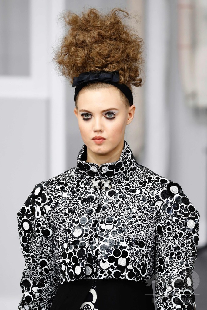 「シャネル」16/17年秋冬パリ・オートクチュール