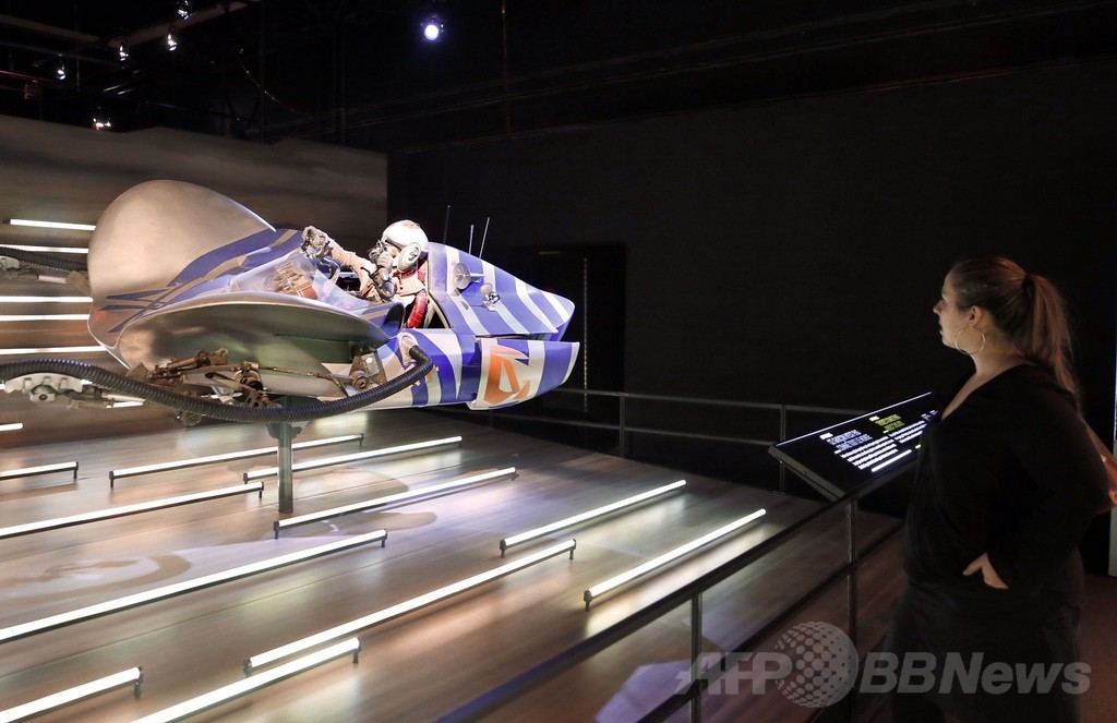 スター・ウォーズ世界の「個性」描く展覧会、パリ郊外