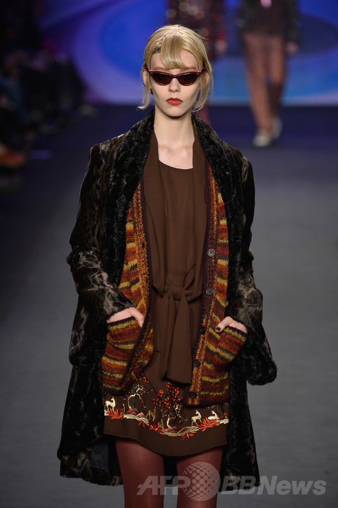  ＜14/15年秋冬NYコレクション＞アナ スイ