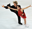 09-10フィギュアスケートGPシリーズ第2戦ロシア杯（%%2009 Cup of Russia%%）アイスダンス。合計100.08点で首位に立った米国のメリル・デイビス（%%Meryl Davis%%）／チャーリー・ホワイト（%%Charlie White%%）組。（2009年10月23日撮影）(c)AFP/YURI KADOBNOV