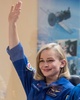 カザフスタン・バイコヌール宇宙基地で会見する女優のユリア・ペレシルドさん。ロスコスモス提供（2021年10月4日撮影・公開）。(c)AFP PHOTO / Russian space agency Roscosmos/ Andrey SHELEPIN