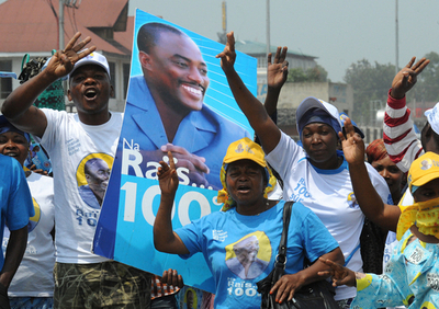 再選カビラ氏、不備認めるも「選挙は信頼に足る」