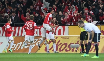 バイエルンがマインツに敗れ首位陥落