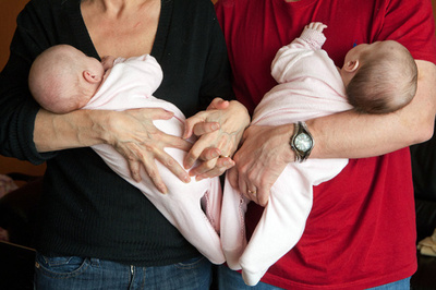 FB、親になる男性従業員の「育休」期間拡大へ