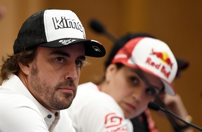 元F1王者のアロンソ、初のダカール参戦で歴史刻めるか