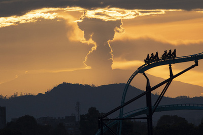 【今日の1枚】火山活発、ローラーコースターから確認 コロンビア