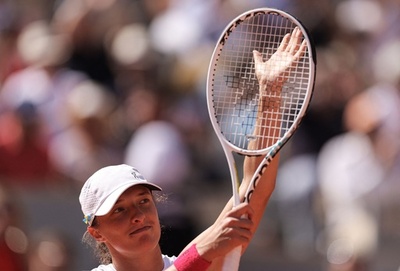 シフィオンテク、51分完勝で全仏4回戦へ ガウフは16歳新星下す