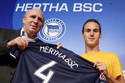 ヘルタ・ベルリン フォン・ベルゲンの入団会見