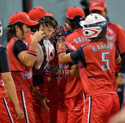 ソフトボール日本 オーストラリア下し決勝へ