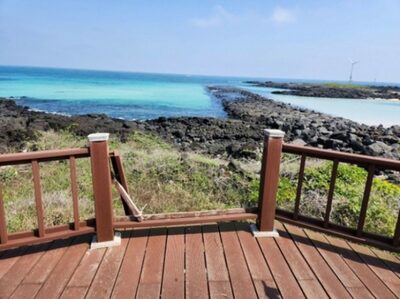 韓国・済州の認証ショットスポットで手すり破損…撮影中の観光客が墜落、けが