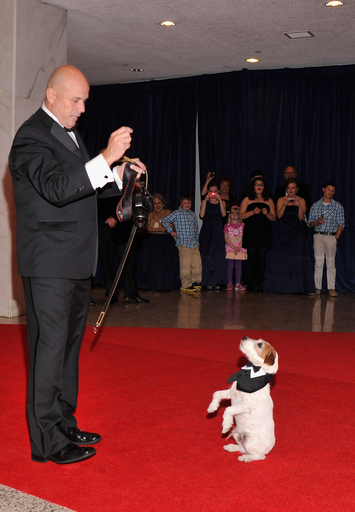 セレブと集うオバマ米大統領、恒例ホワイトハウス記者会主催夕食会