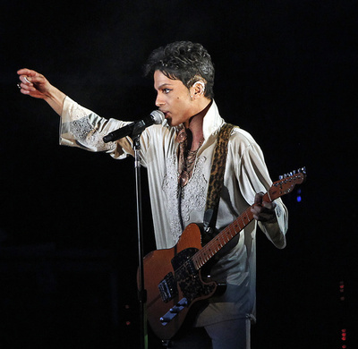 プリンス『パープル・レイン』衣装、約1930万円で落札