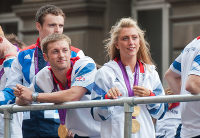 自転車界にビッグカップル誕生、トロットとケニーが婚約