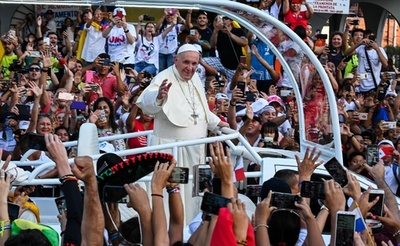 ローマ法王、国境壁建設で移民めぐる「恐怖感」を非難