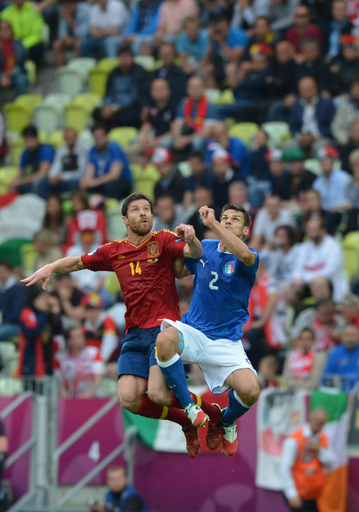 王者スペイン、イタリアとの初戦で引き分ける サッカー欧州選手権