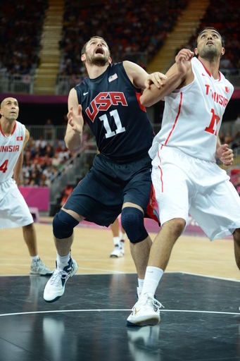 男子バスケ米国代表、チュニジアに圧勝