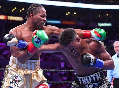 スペンスがウエルター級2団体統一、ポーターに2-1判定勝ち