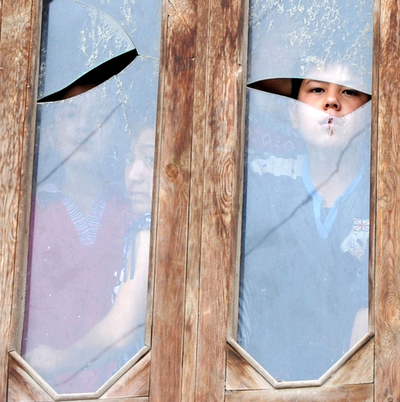 ウズベキスタン、民族衝突続くキルギスとの国境を封鎖