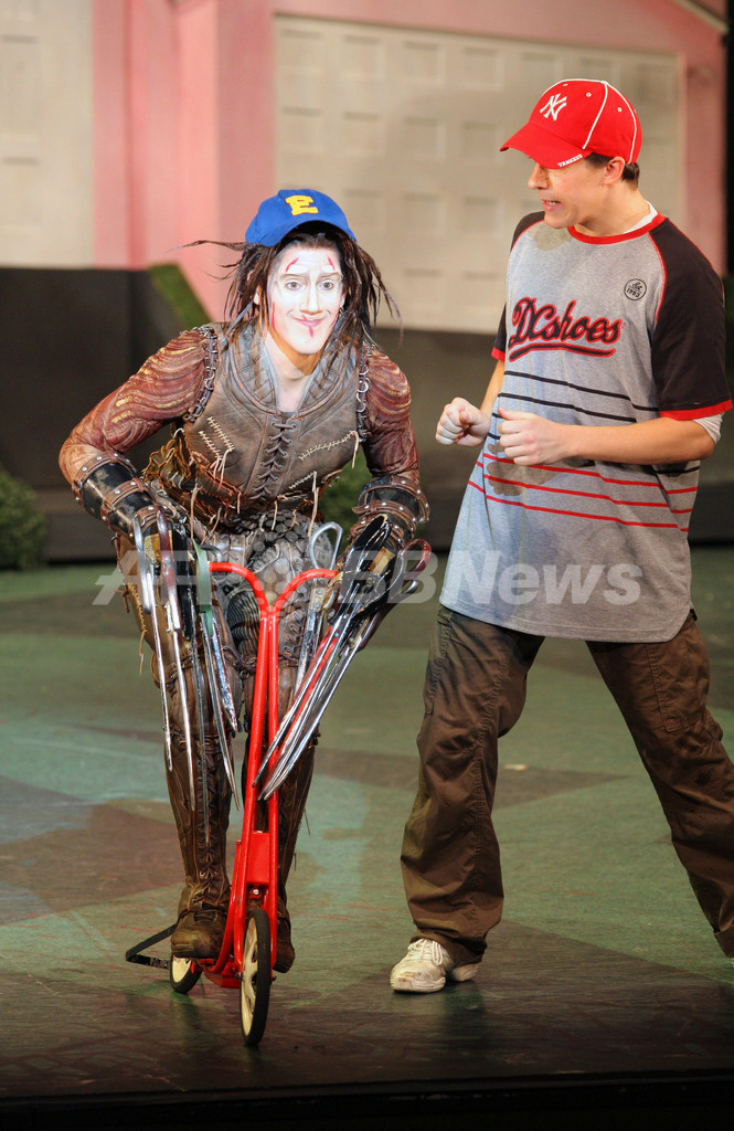 ダンス・ミュージカル『シザーハンズ』パリで上演