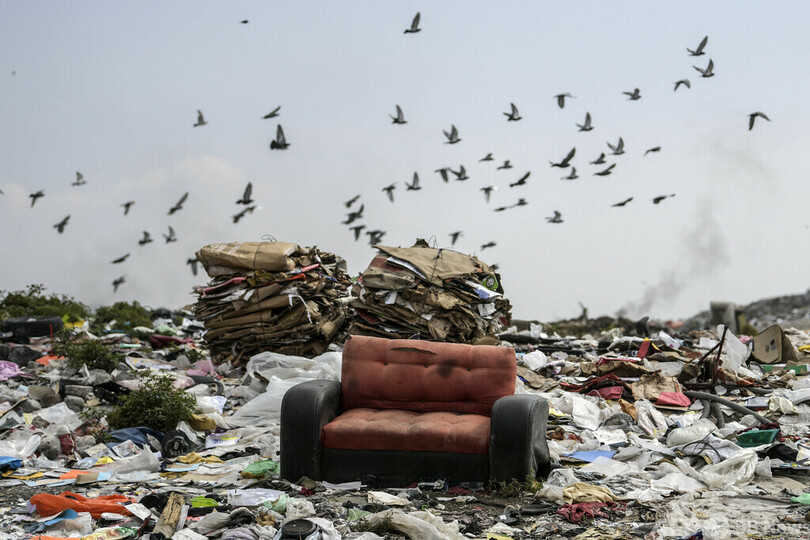 伊警察、不法投棄ごみを持ち主宅に即返送