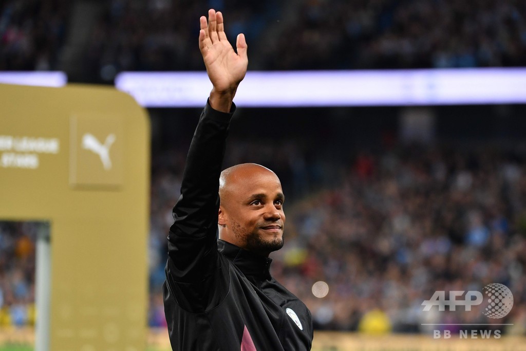 マンCが前主将コンパニーの銅像制作へ、記念試合には豪華メンバー集結 写真21枚 国際ニュース:AFPBB News