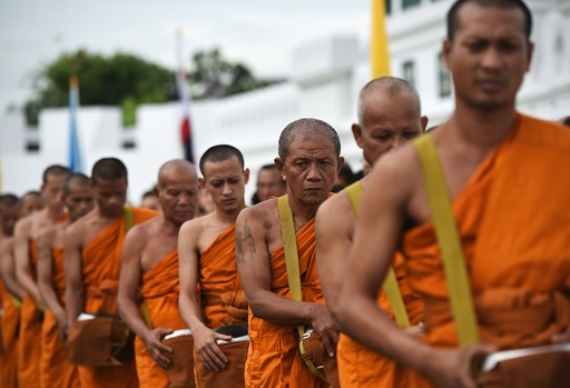 タイのプミポン国王、在位70年に 写真9枚 国際ニュース：AFPBB News
