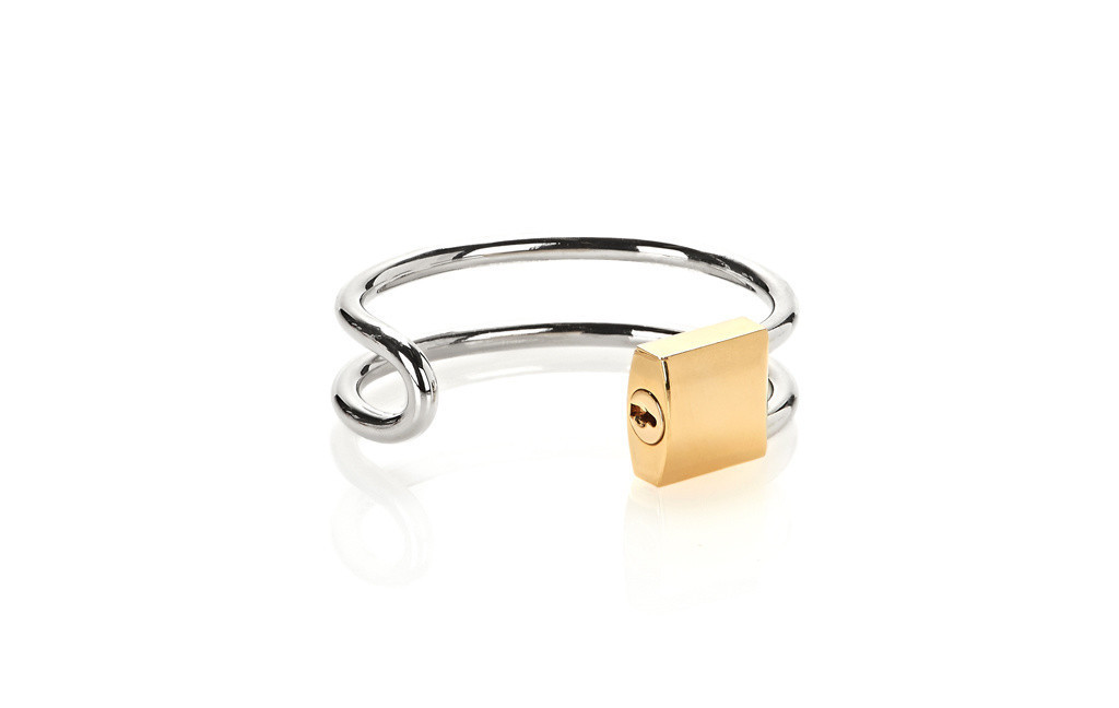 「アレキサンダー ワン」初のジュエリーコレクション登場