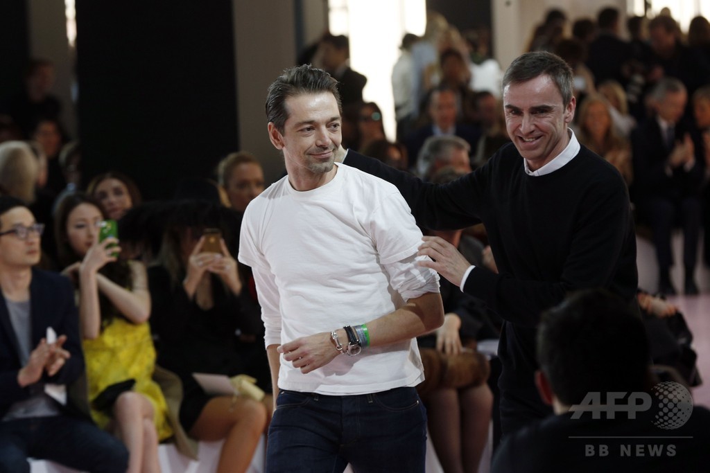 アニマルプリントで見せるワイルドでマスキュリンな女性像、「ディオール」15/16秋冬