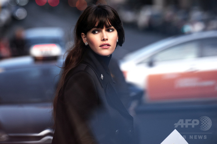 「シャネル」ロマンチシズムが宿るカメリアコレクション