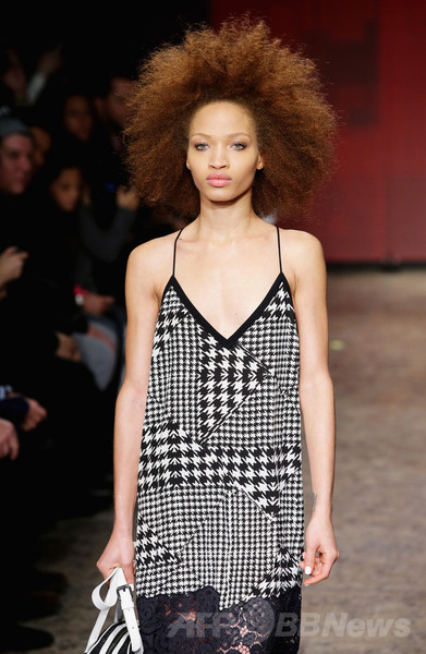 ＜14/15年秋冬NYコレクション＞DKNY