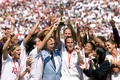 1999年のサッカー女子W杯米国大会を制した米国代表（1999年7月10日撮影）。(c)HECTOR MATA / AFP