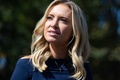 米ホワイトハウスで会見するケイリー・マケナニー大統領報道官（2020年10月2日撮影）。(c)SAUL LOEB / AFP