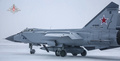 極超音速弾道ミサイル「キンジャル」を搭載したロシア空軍の「ミグ31K」戦闘機。ロシア国防省提供の動画より（2022年2月19日撮影・提供）。(c)AFP PHOTO /Russian Defence Ministry 