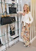 米ニューヨーク市内で発表された「ディー・オクレッポ（Dee Ocleppo）」15年春夏コレクションに出席したディー・オクレッポ（Dee Ocleppo、2014年9月3日撮影）。(c)AFP/Getty Images/Stephen Lovekin