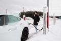 テスラの電気自動車（EV）充電スポット（2023年1月17日撮影、資料写真）。(c)Petter BERNTSEN / AFP