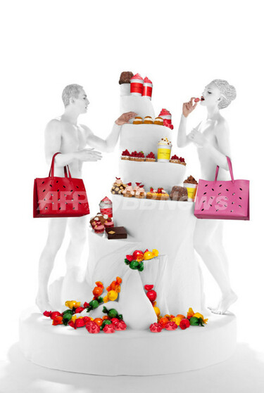 ピエール・エルメ・パリがレザーバッグを発売、スイーツにちなんだ10色