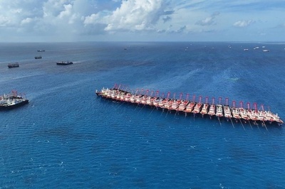 南シナ海に中国船135隻集結、フィリピンの警告無視