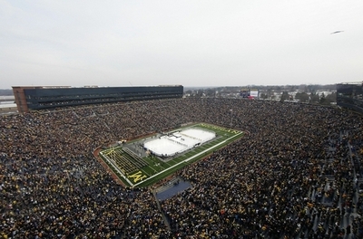 アイスホッケーの試合に11万3411人、世界記録更新 米国