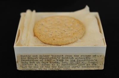 100年前の「南極探険ビスケット」、15万円で落札